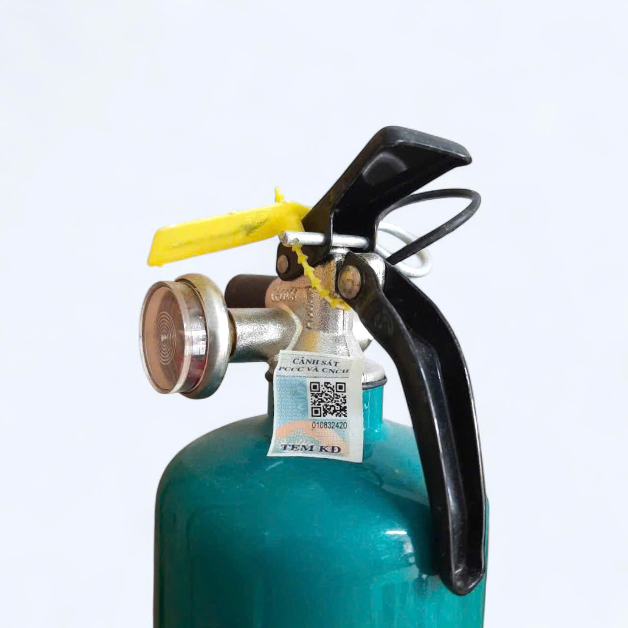 Bình chữa cháy nhà bếp VINAFOAM 950ML (3) Bình chữa cháy nhà bếp VINAFOAM 950ML + TEM KIỂM ĐỊNH